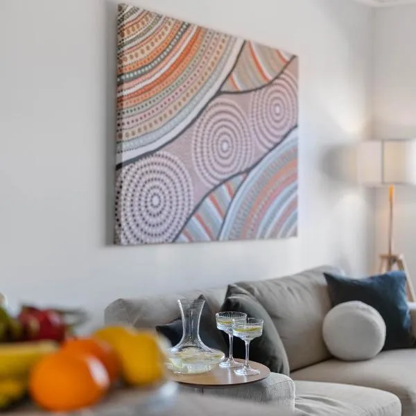 Azure Walk - Short Walk to the Beach, ξενοδοχείο στο Περθ