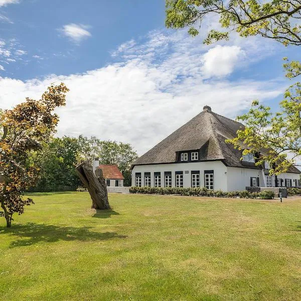 R-1 Hoeve Holland, hotel di De Cocksdorp