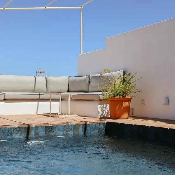Beautiful villa with private pool and mountain views, hotel Jimena de la Fronterában