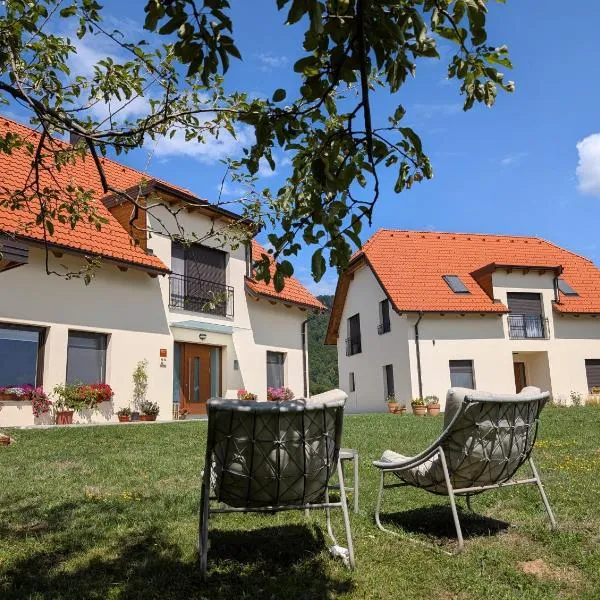 Hiša na Ravnah, hotel in Pišece