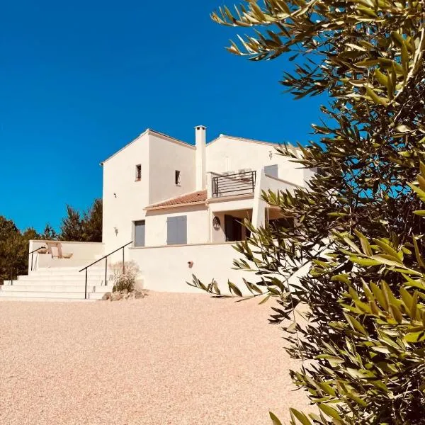 Maison Barban, hotel in Arpaillargues-et-Aureillac
