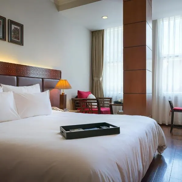 Hanoi E Central Luxury Hotel & Restaurant, hotel u Hanoiu