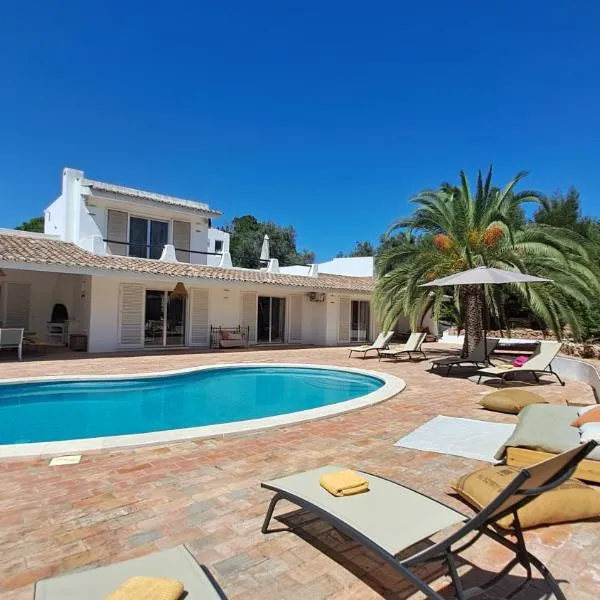 La Balaia - charm and comfort 12 people 9 beds, hotel a Albufeira