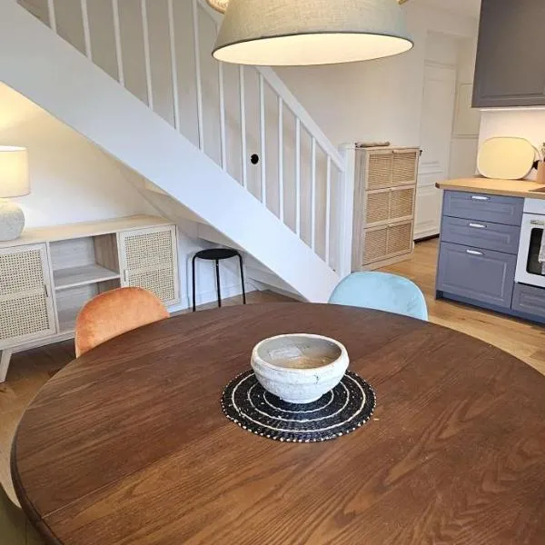Amrum Lounge - Stilvolle Ferienwohnung mit Gartenidylle, khách sạn ở Nebel