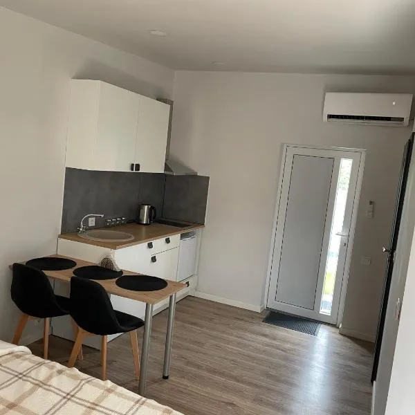 Svečių namai, hotel in Kretinga