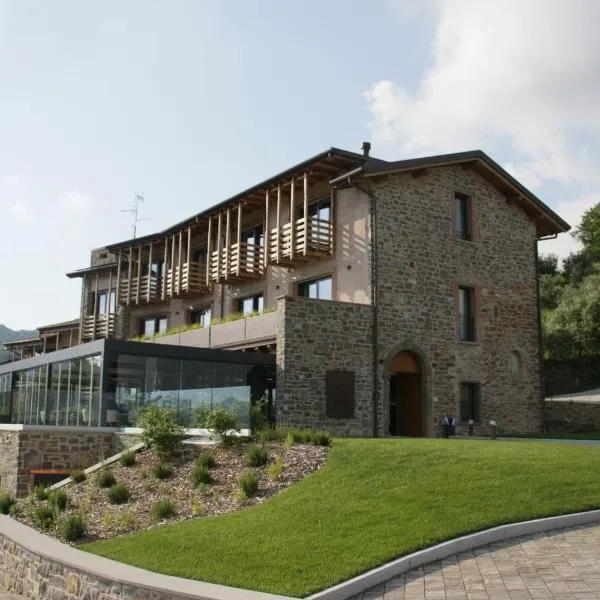 Borgo Capietaglio Wine Resort, hotel in Gromlongo