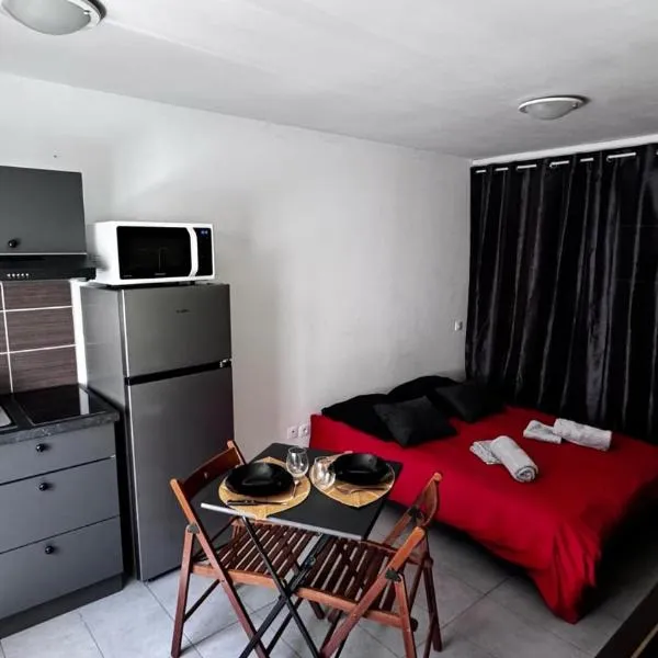 Studio cosy à Pignan au coeur du village médieval, hotel em Pignan