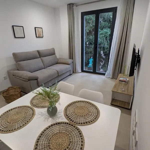 Apartamentos Gran Capitán - parking opcional, hótel í Granada