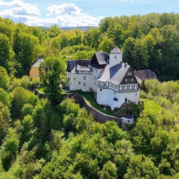 Kavaliershaus neben Schloss Rauenstein, hotel in Rauenstein