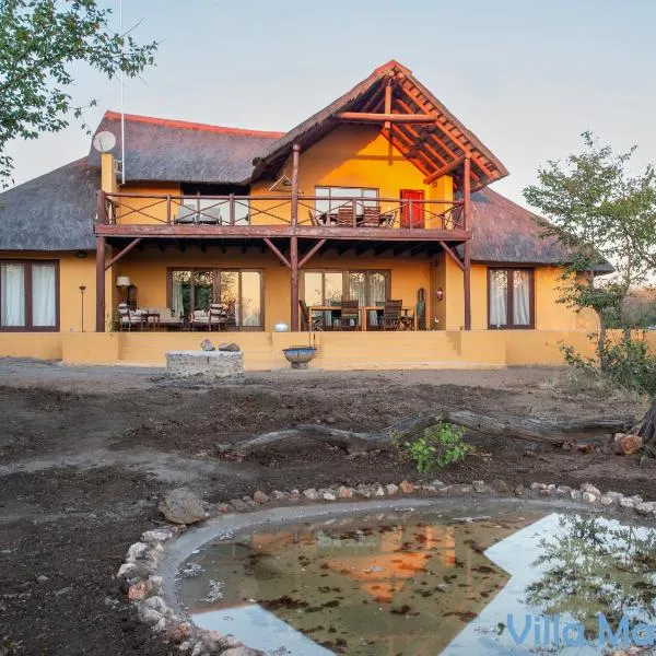 Luxury Self Catering Villas at Krugers Edge with Jacuzzi, hotel in Phalaborwa