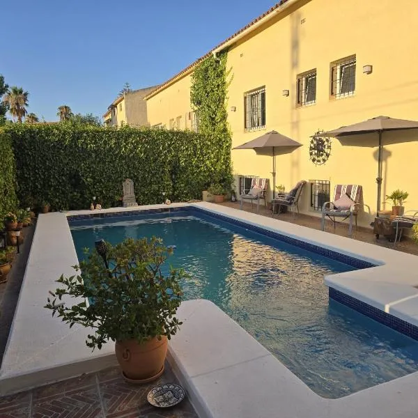 The Garden RA Floor Private Rooms, Pool, Garden Access โรงแรมในลา นูเซีย