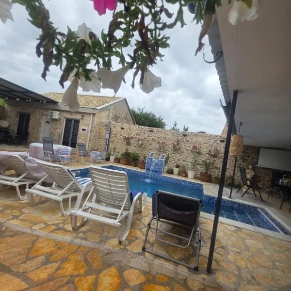 App 3 Ville Adan, hotel in Donji Zemunik
