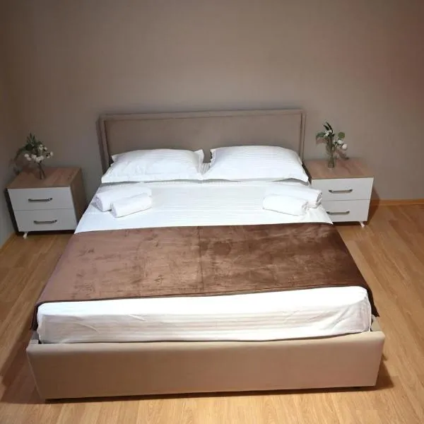 Fly Rooms, hotel in Krujë