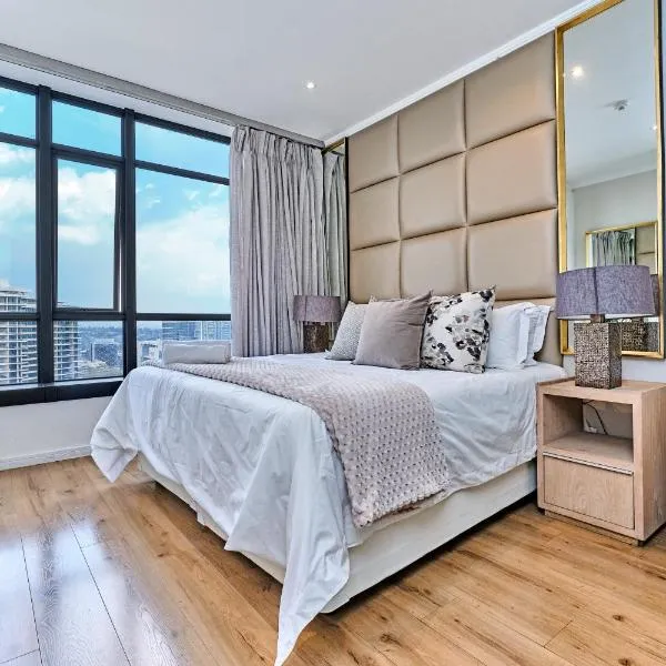 Masingita Towers Hotel, 12th Floor Elegant Sunset Condo with Views, хотел в Йоханесбург