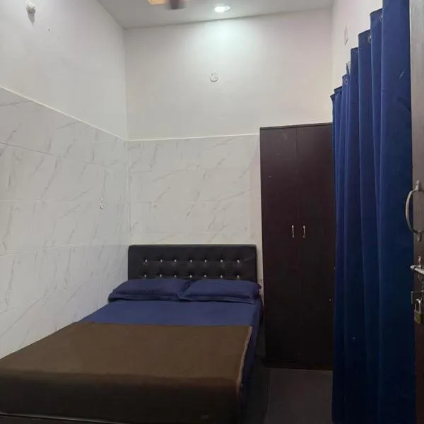 SK Residence (Located 10 Meter from Nagore Dargah Main Entrance), hotel in Nāgore