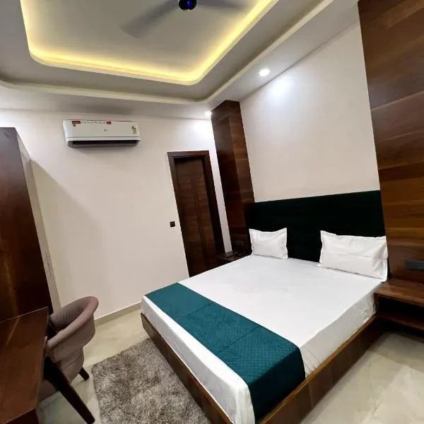 Hotel bliss inn & terrace, hotel v destinaci Mérath