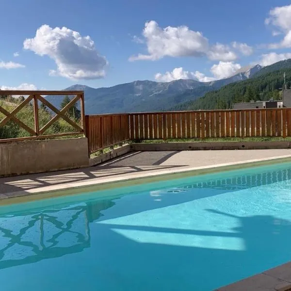 Appartement 35 m2 4p proche des pistes de ski la foux d Allos Avec piscine chauffée saison été, hotel i La Foux d'Allos