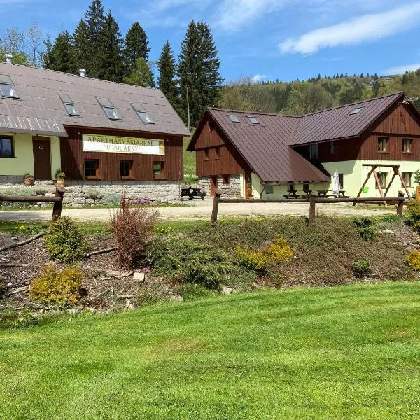 Apartmány skiareál U Vodárny Bedřichov, hotel em Janov nad Nisou