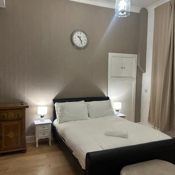 Edinburgh City Centre Double Room with Garden, hotel a Edimburgo