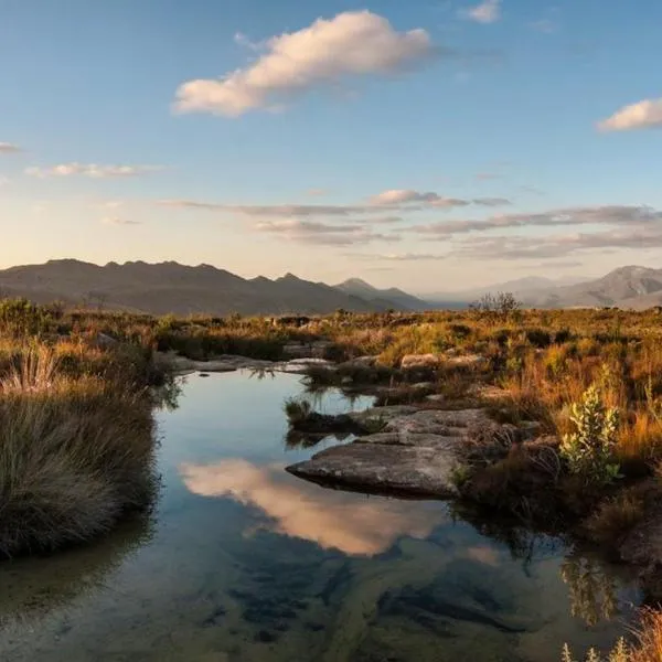 Cedarpeak Mountain cottages, хотел в Piketberg