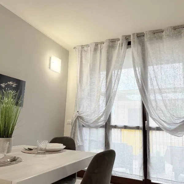 Deny & Carol's house - app. 33, hotel v destinaci Somma Lombardo