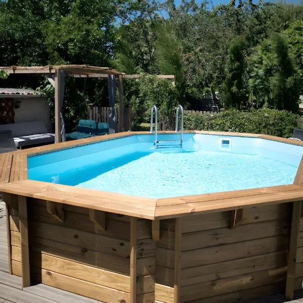 Gite Fil Rouge, hotel v destinaci Saint-Pierre-dʼAurillac