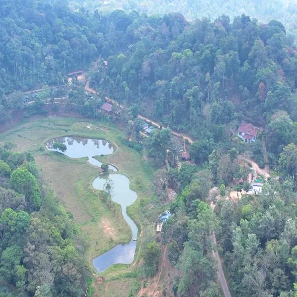 Three Hills Resort Coorg, hotel di Madikeri