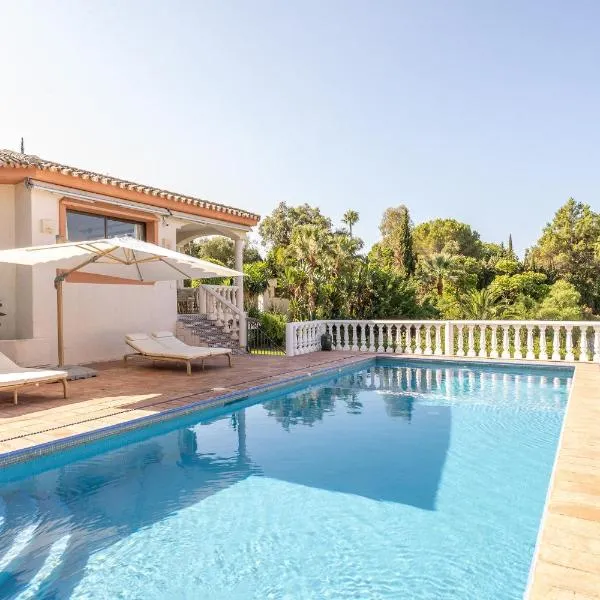 Grand Villa! with Golf & Sea view!!, hotel in Marbella