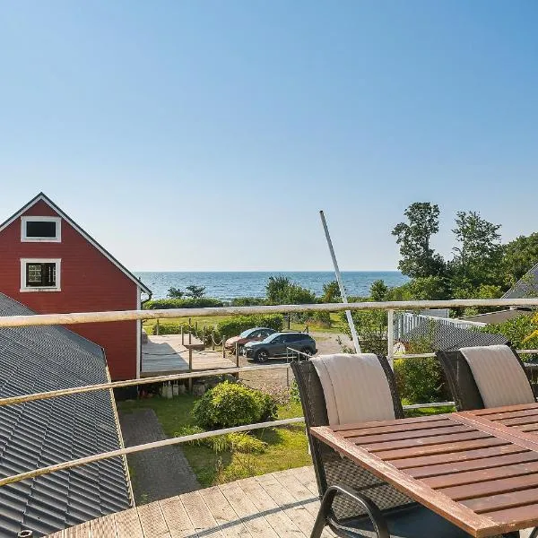 Villa Gul in beautiful Smygehamn, hotel em Smygehamn