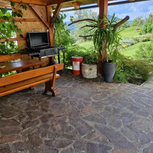 Apartma na Ravnicah, hotel v destinaci Cerkno