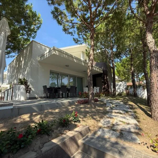 Villa Pinewood, khách sạn ở Lignano Sabbiadoro