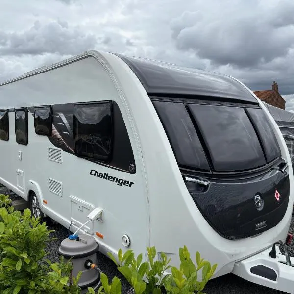 4 Guests - Pet Friendly - Durham Caravan Retreat, hotel in Durham