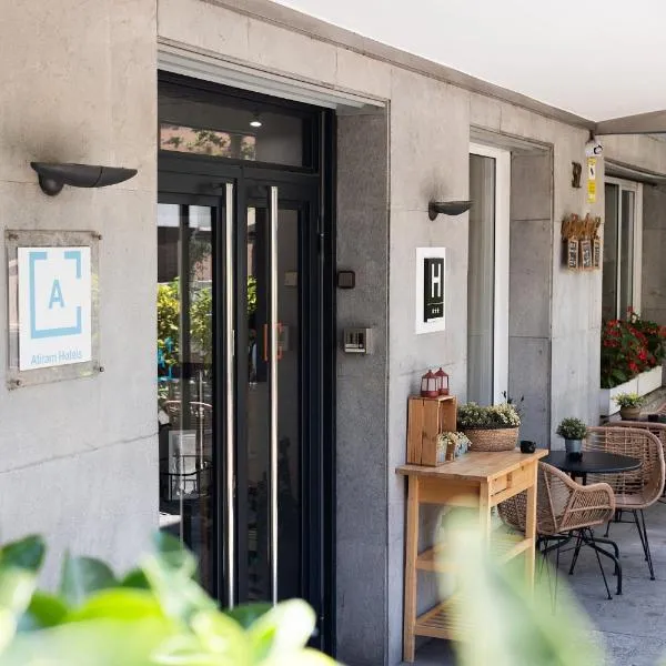 Tres Torres Atiram Hotel, hotel v destinaci Barcelona