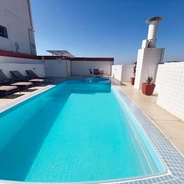 Apartamento com piscina a 200m da praia Toninhas