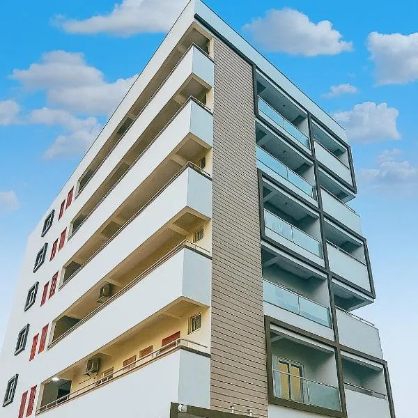 TrueLife Presidential Suites - 3BHK Luxurious AC Apartments - Breakfast Included - Best Location - Modular Kitchen - Super fast WiFi, 55 Smart TV, 250 Jio Channels - RO water system -3 bathrooms - Easy access to all Temples - Top service with lots of love, hotel in Tirupati