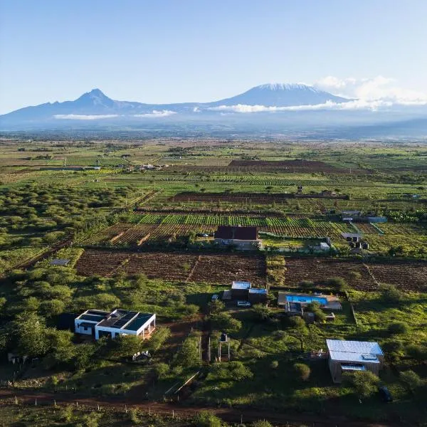Amboseli Glass house, hotel v destinaci Oloitokitok 
