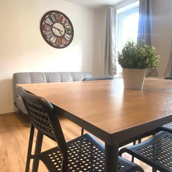 Bergluft TOP 3 Modern Apartment with 2 bedrooms in Grafenbach - Wi-Fi, Parking & 24 hour Self Check-in, hotel in Grafenbach