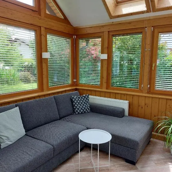 Appartement Wintergarten in Seenähe, hótel í Perwang