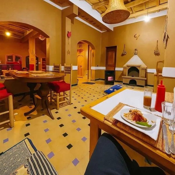 Riad pizzeria Marhaba, hotell sihtkohas Akhendachou nʼAït Ouffi