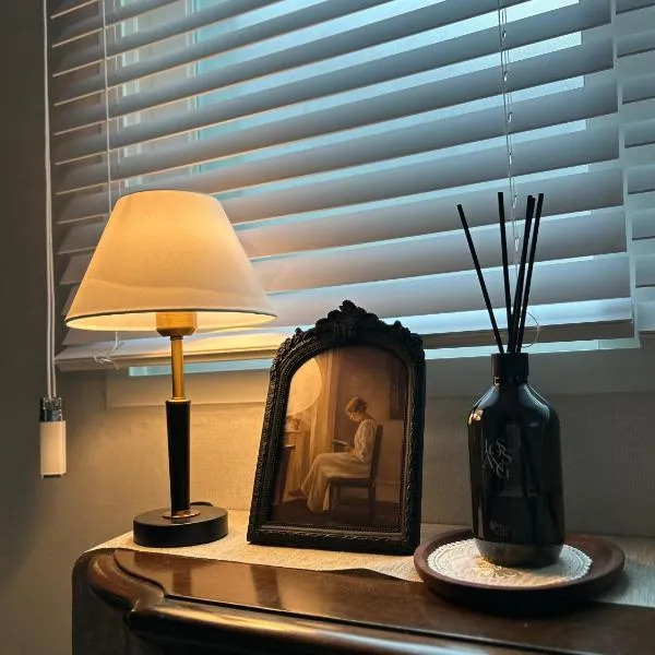 DongMyo Vibe 2BR Home, 4 Beds, 8 Guests, hotel in Seoul