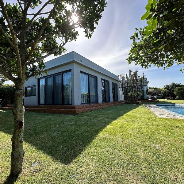 Casa de Praia de Alto Padrão frente Mar