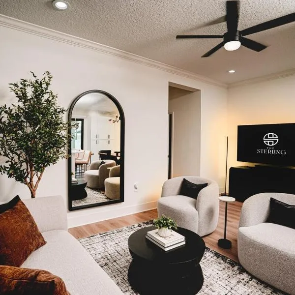 3BR-3BA Modern Ybor Central Tampa with Rooftop Firepit & 2 Bikes-Fully Equipped, hotel u gradu Tampa