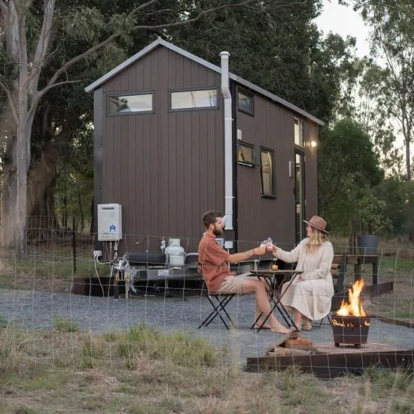 Golden Hill Farmstay by Tiny Away、Rosedaleのホテル