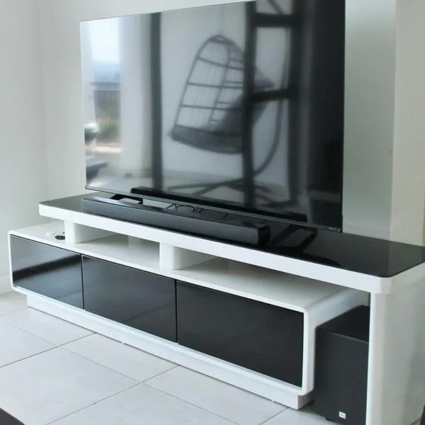 Modern 2BR Retreat at The Blyde, hotel v destinaci Pretoria