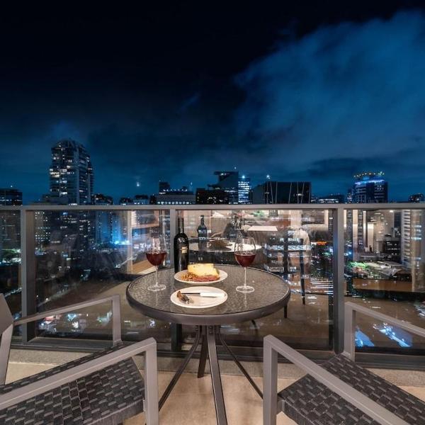 BHaus Faria Lima VN Millennium Vila Olimpia - Grand Apartment Deluxe com Vista Incrível 17o andar - Condomínio Alto Padrão - Academia - Piscina - Lavanderia - ml76