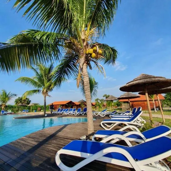 Netu's Village Resort, hotel in Belas