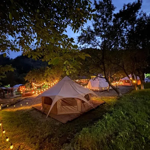 Alunis GLAMPING, hotel u gradu 'Aluniş'