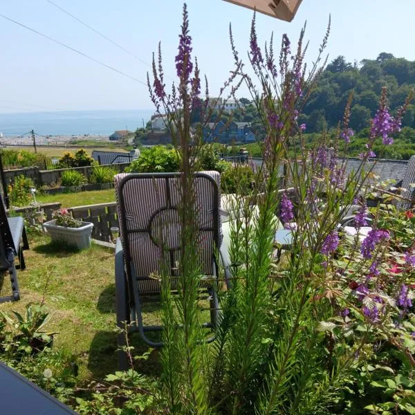 1960's Cornish House, hotel en Downderry