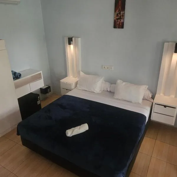 Two Brothers Guesthouse, hotel v destinaci Legian