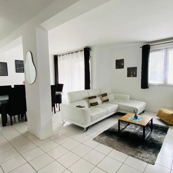 Apartment St Jean de la Ruelle, hotel a Saint-Jean-de-la-Ruelle